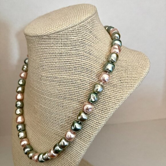 Pearl Bead Necklace and Bracelet Set - Picture 2 of 11